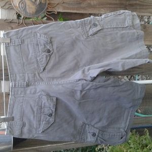 Men's cargo Gray shorts made to fit by Levi brand is authentics